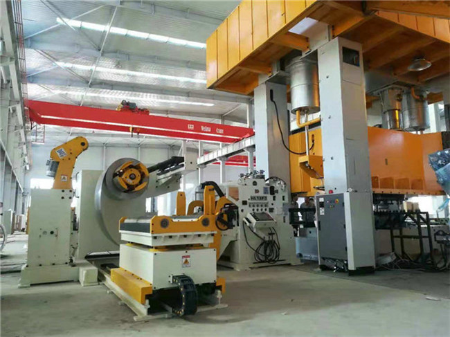 1300厚板三合一卷板自動整平送料機(jī)生產(chǎn)線視頻