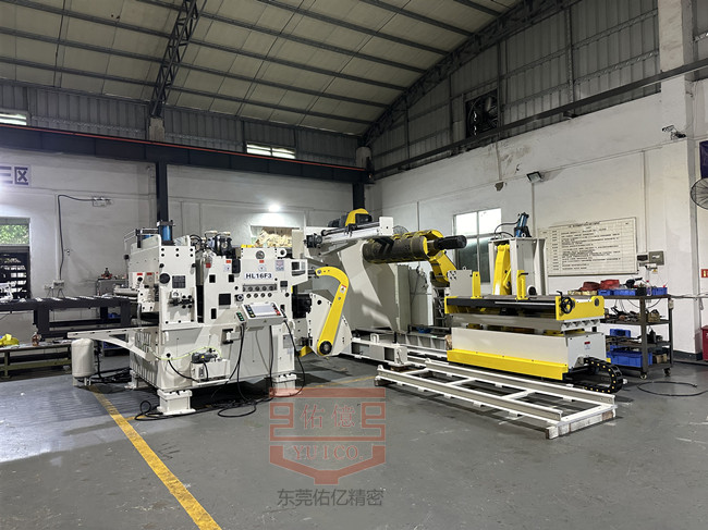 沖床三合一送料機(jī)整平量調(diào)整方式：手輪調(diào)節(jié)與伺服電動整平調(diào)節(jié)的區(qū)別