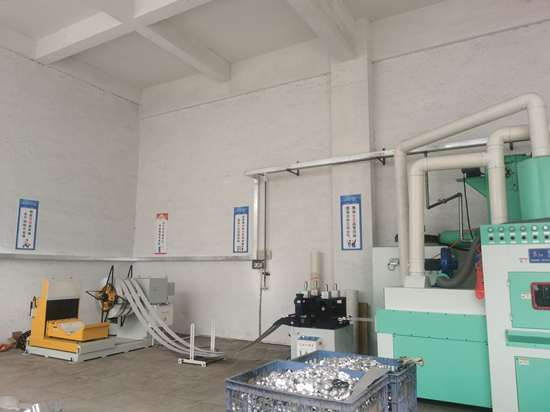 噴砂機(jī)與自動開卷整平送料設(shè)備配套系統(tǒng)：鋁材高效協(xié)同處理全流程解析